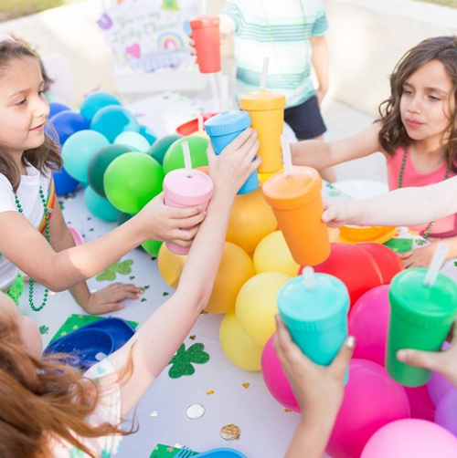 Vaso Ecológico con Bombilla en uso